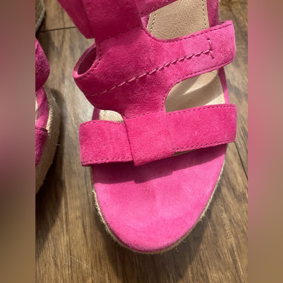 Pink uggs - Picture 3 of 12